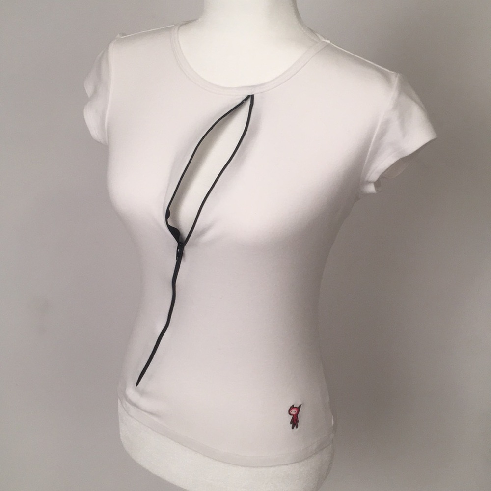 GAMA-GO Vintage White top Zipper front Devil S